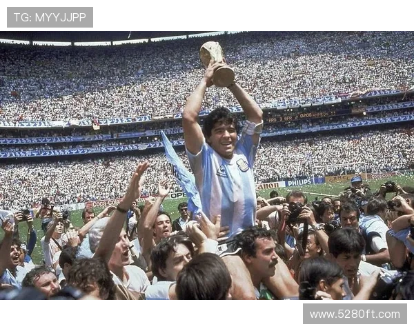 洛夫图斯奇克:球迷为我唱马拉多纳之歌