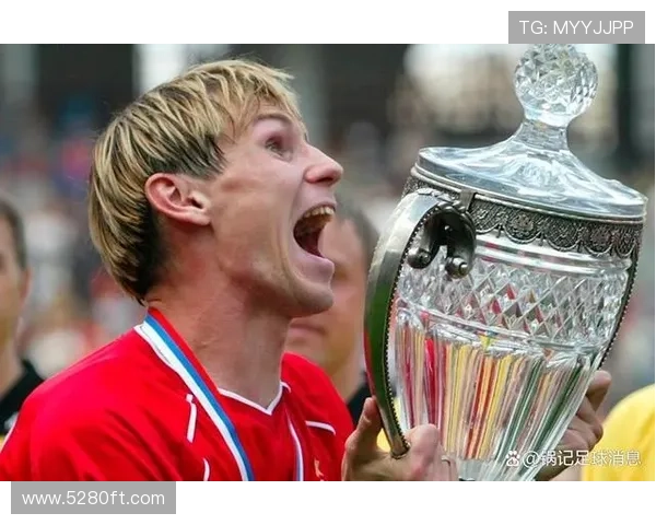 瓦诺利面露艰辛动情致敬拉涅利